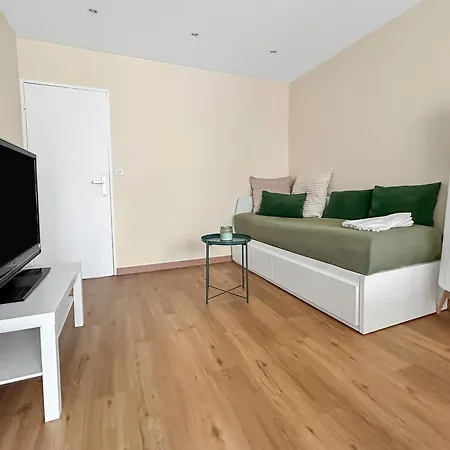 T2 Confortable Proche Commerces & Bale *