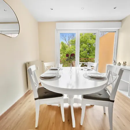 Apartment T2 Confortable Proche Commerces & Bale *