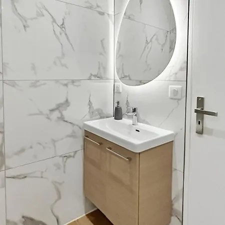 T2 Confortable Proche Commerces&bâle Apartamento