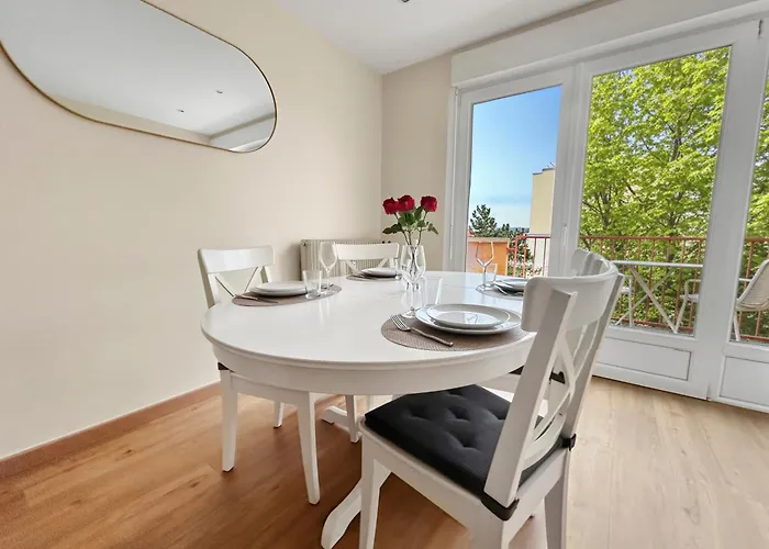 T2 Confortable Proche Commerces & Bale *